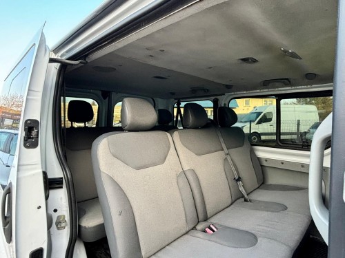 RENAULT TRAFIC offer photo