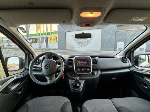 RENAULT TRAFIC offer photo