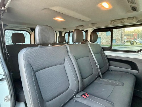 RENAULT TRAFIC offer photo