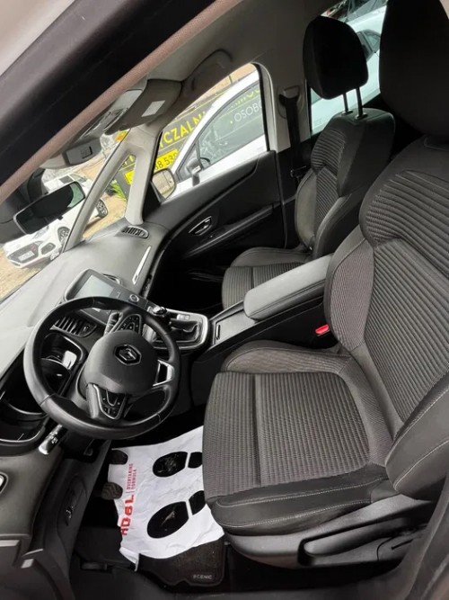 RENAULT SCENIC offer photo