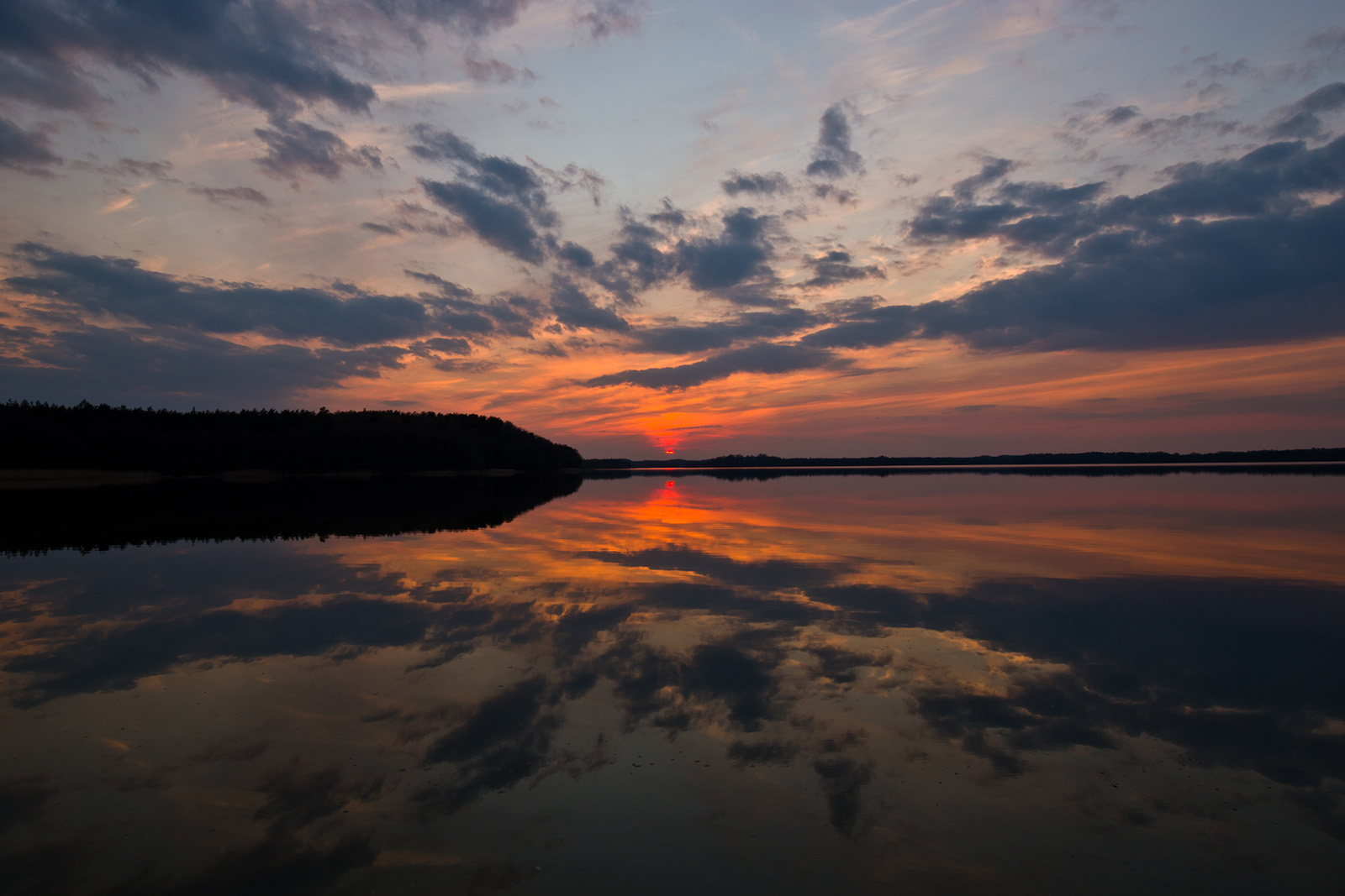 szczecinek-5-sytuacji-w-ktorych-wynajem-busa-jest-najbardziej-oplacalny