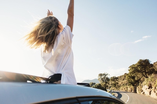 Wynajem busa osobowego — na co zwrócić uwagę przed wyjazdem grupowym?