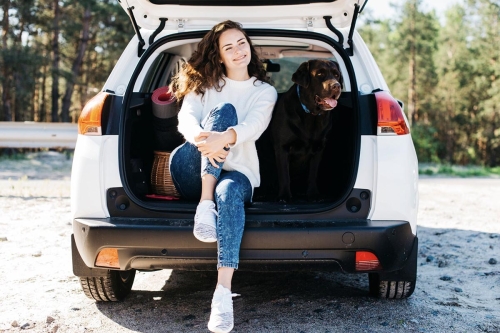 Krótkoterminowy wynajem samochodów dla biznesu — realne korzyści