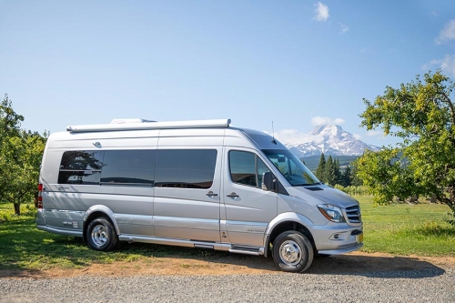 Wynajem busa na wesele, wyjazd firmowy lub wycieczkę szkolną